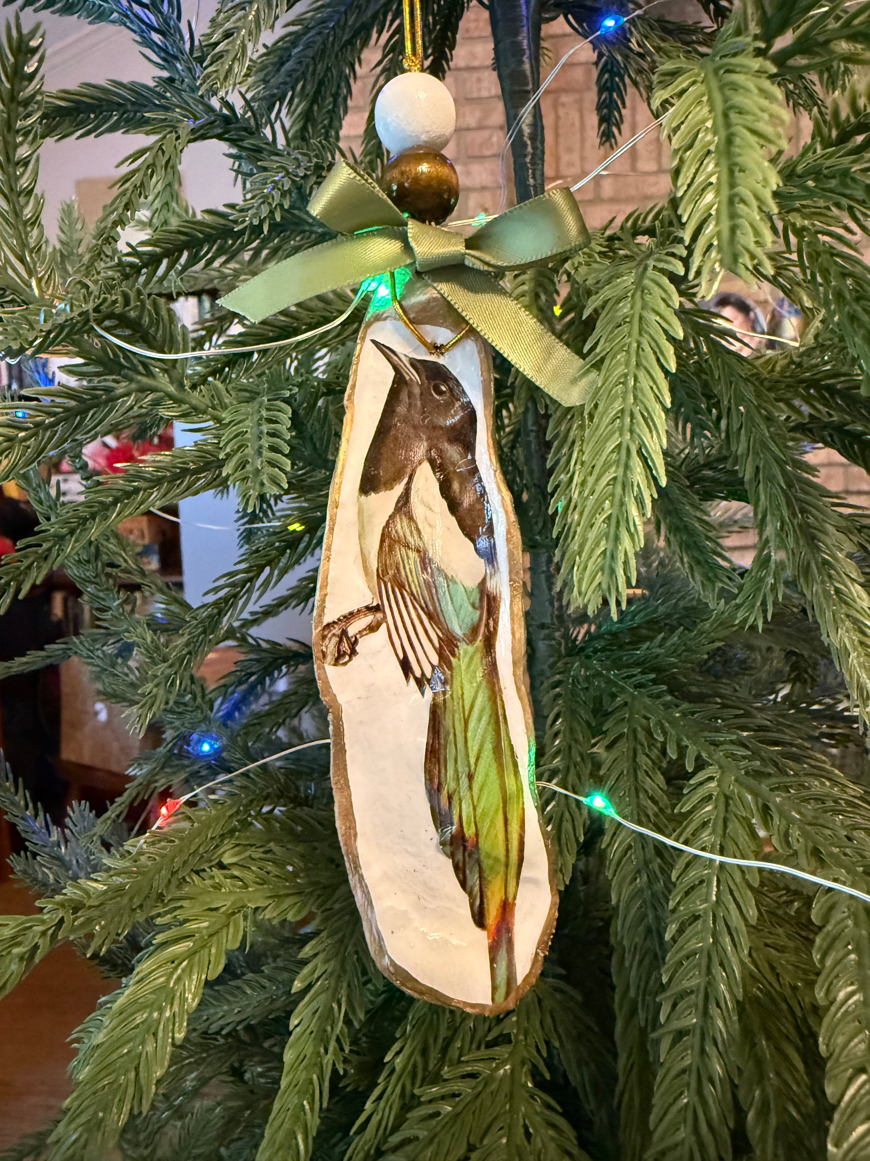 Large Magpie Ornament 1