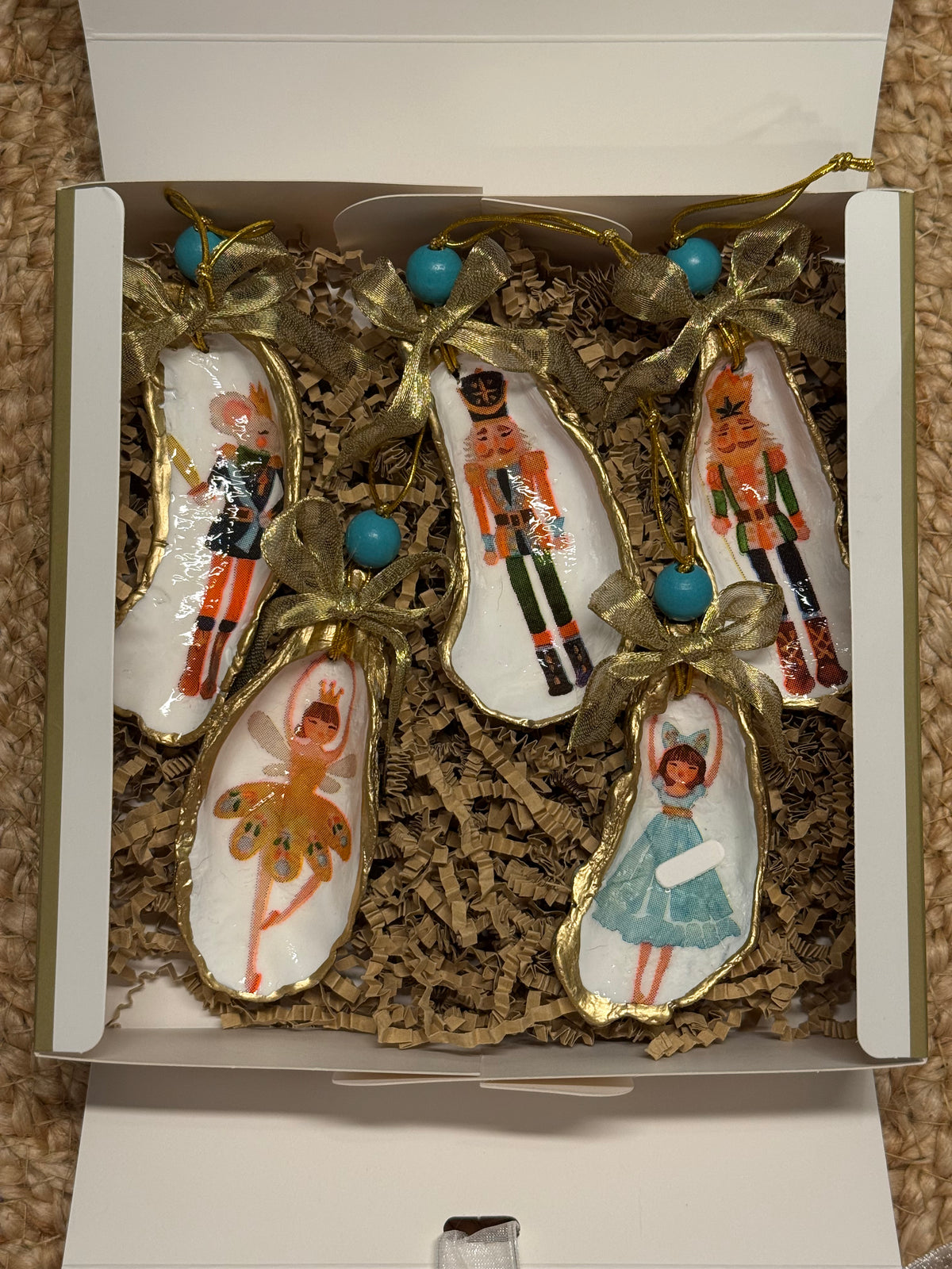 Nutcracker Oyster Shell Christmas Ornament Set (Blue)